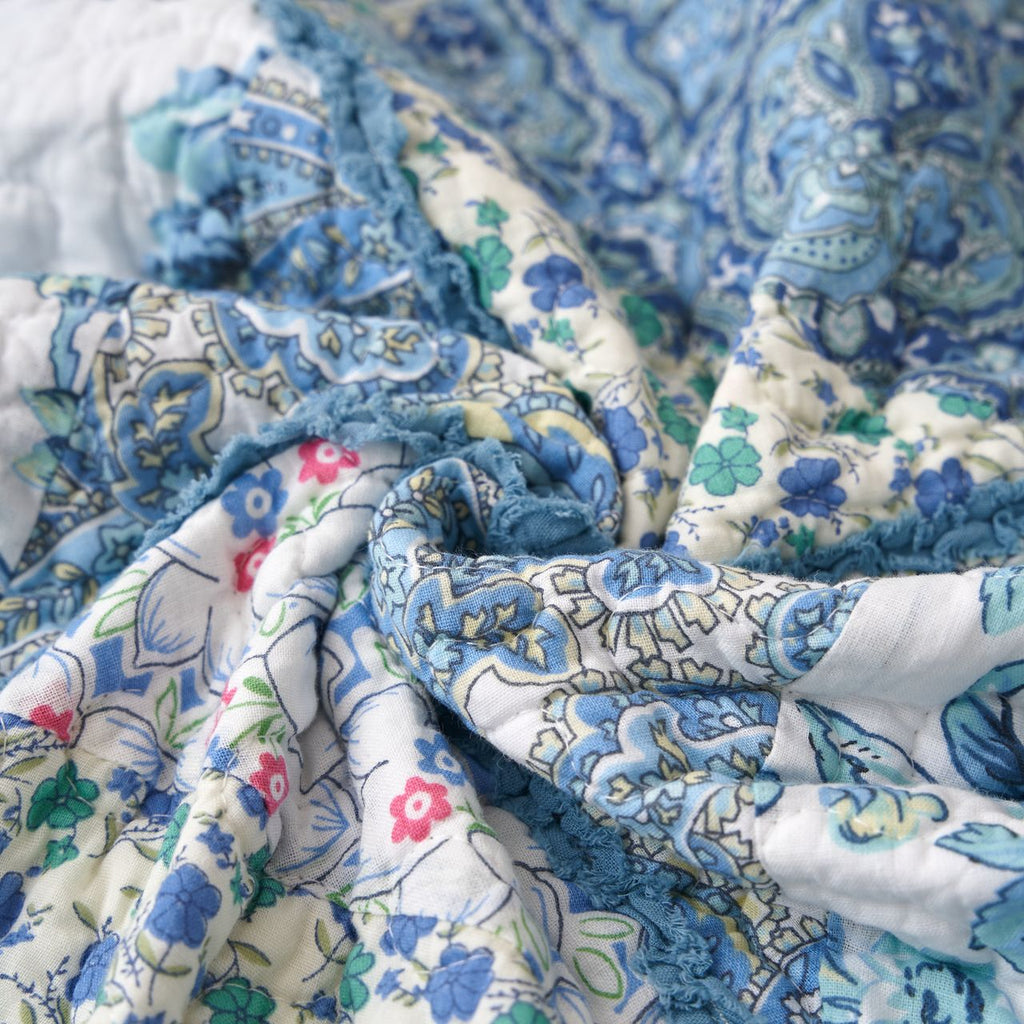 Tache Petal Dance White Blue Floral Vintage Garden Scalloped Cotton Patchwork Quilted Throw Blanket (JHW-646)